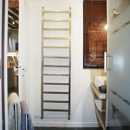 Heart Of Le Marais Apartment